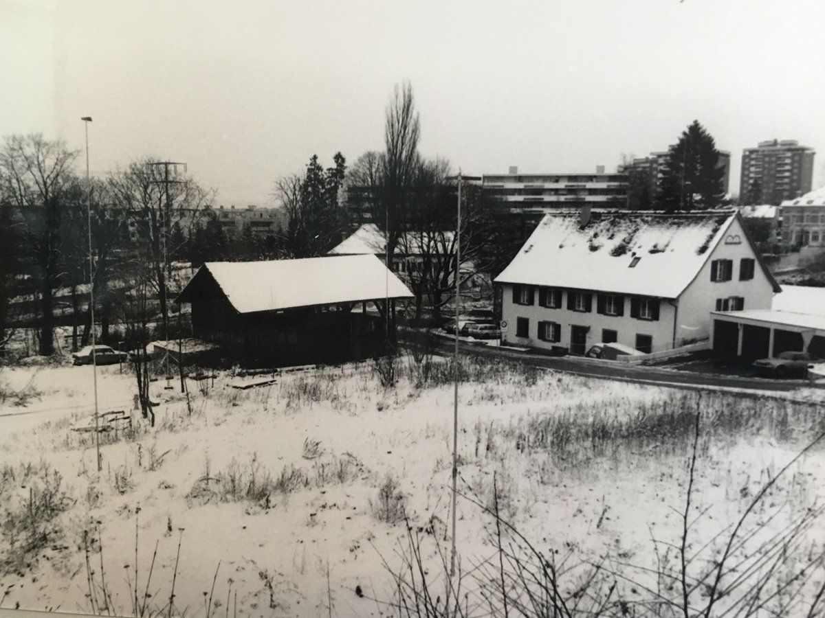 Das verschneite Gelände der ehemaligen Ziegelei Baumer am Stadtweg
